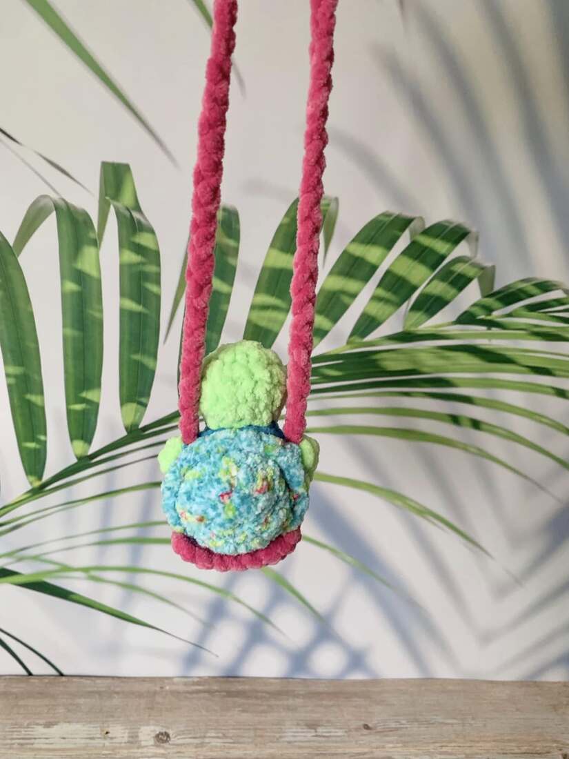 Tortue sur balançoire Les mailles calines