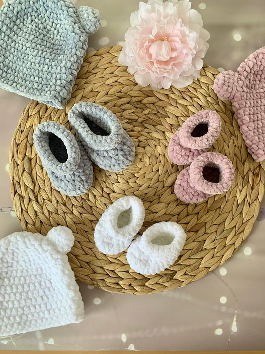 Ensemble bonnet & chaussons bébé Les mailles calines