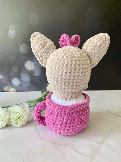 Chihuahua dans sa tasse Les mailles calines