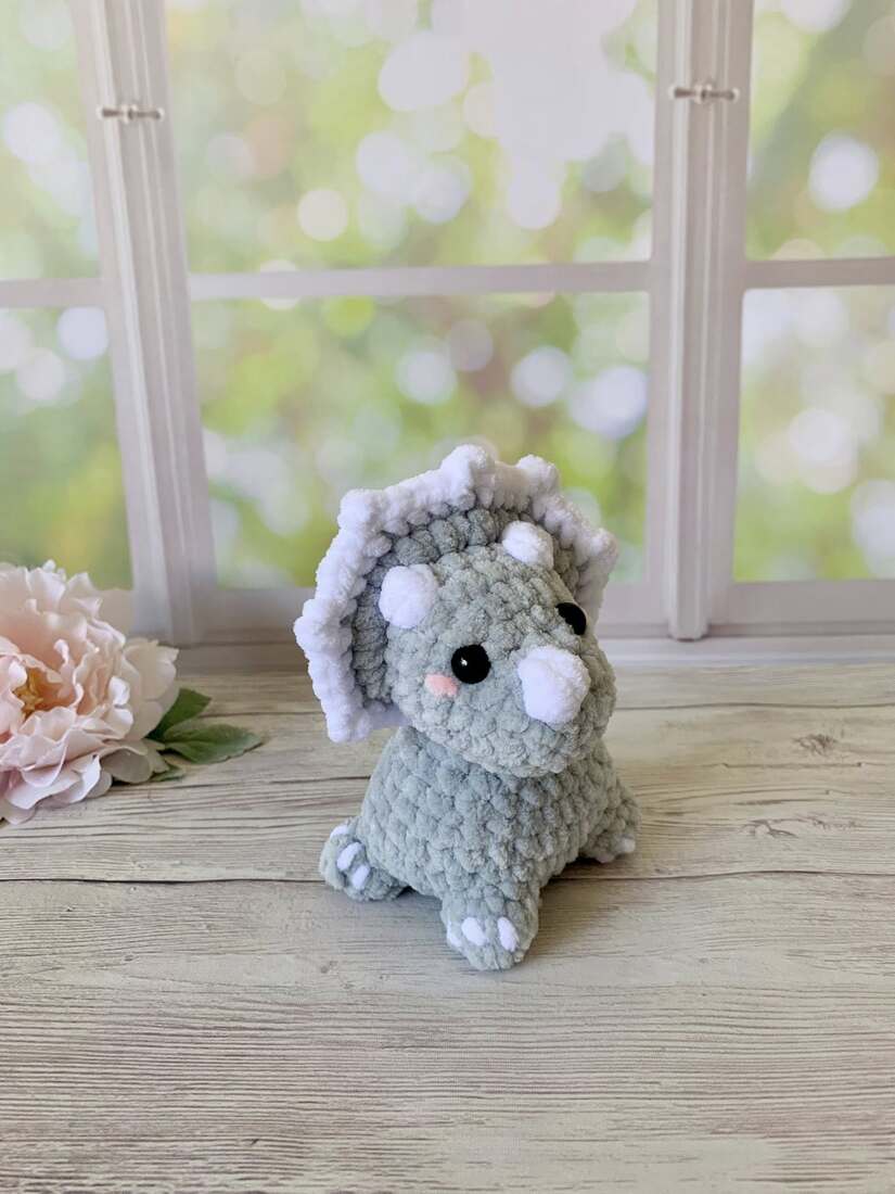 Bébé tricératops - Les Mailles Calines