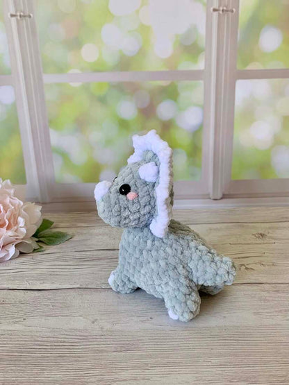 Bébé tricératops - Les Mailles Calines