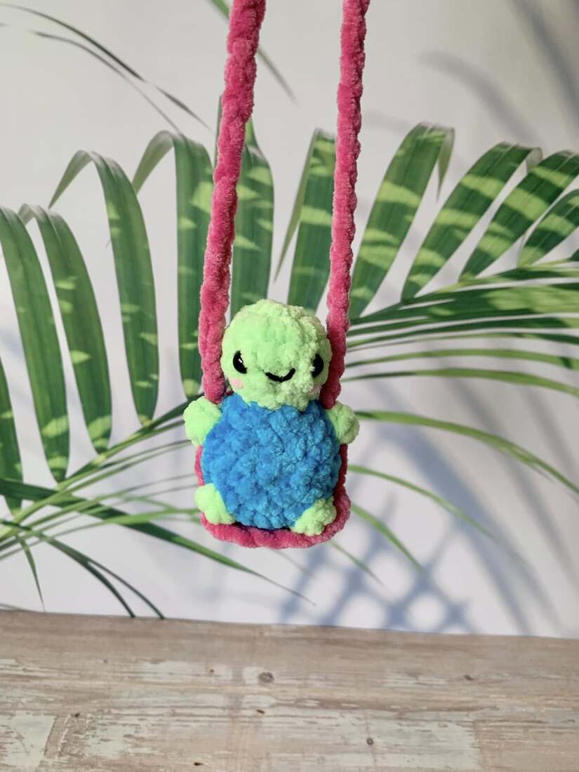 Tortue sur balançoire Les mailles calines