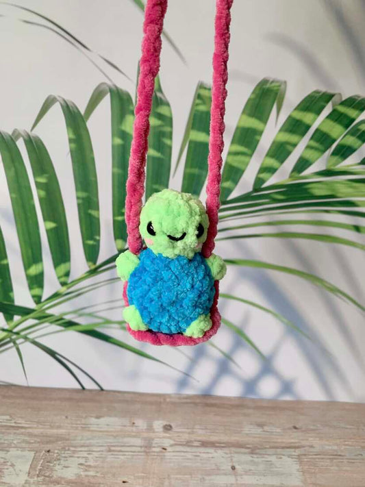 Tortue sur balançoire Les mailles calines