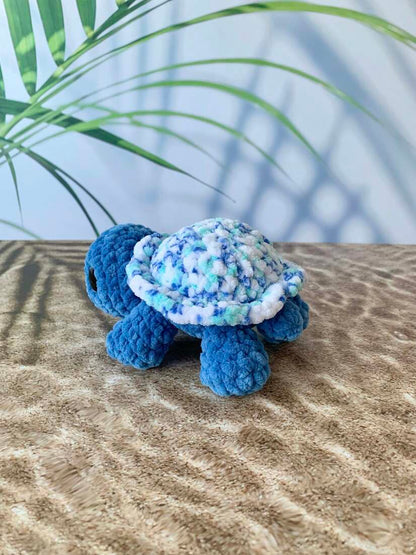 Peluche tortue terrestre Terry en crochet sur les Mailles Calines 