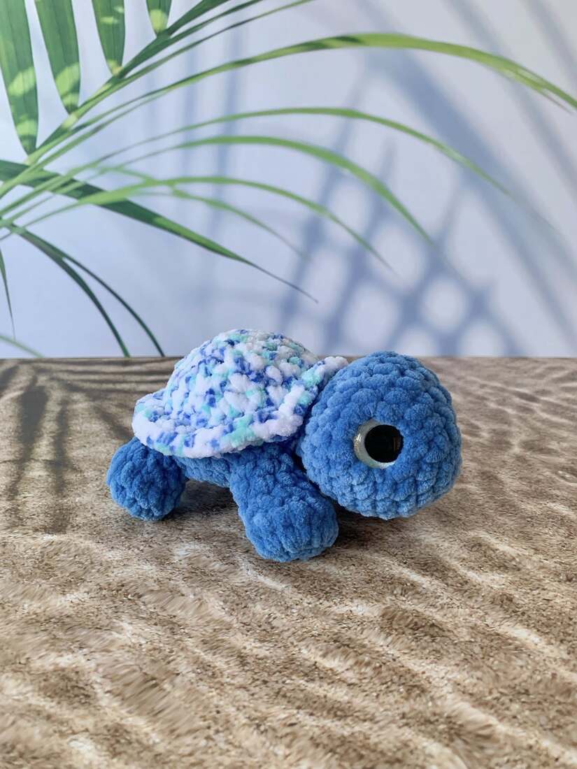 Peluche tortue terrestre Terry en crochet sur les Mailles Calines 