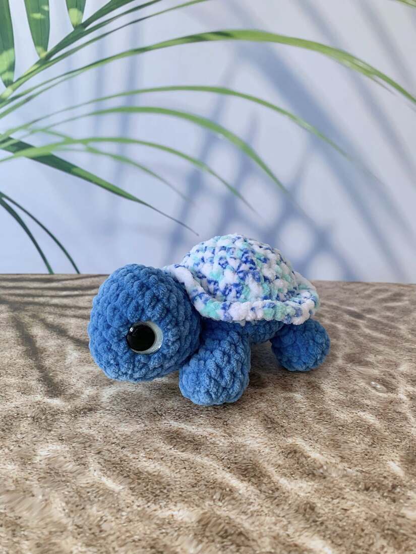 Peluche tortue terrestre Terry en crochet sur les Mailles Calines 