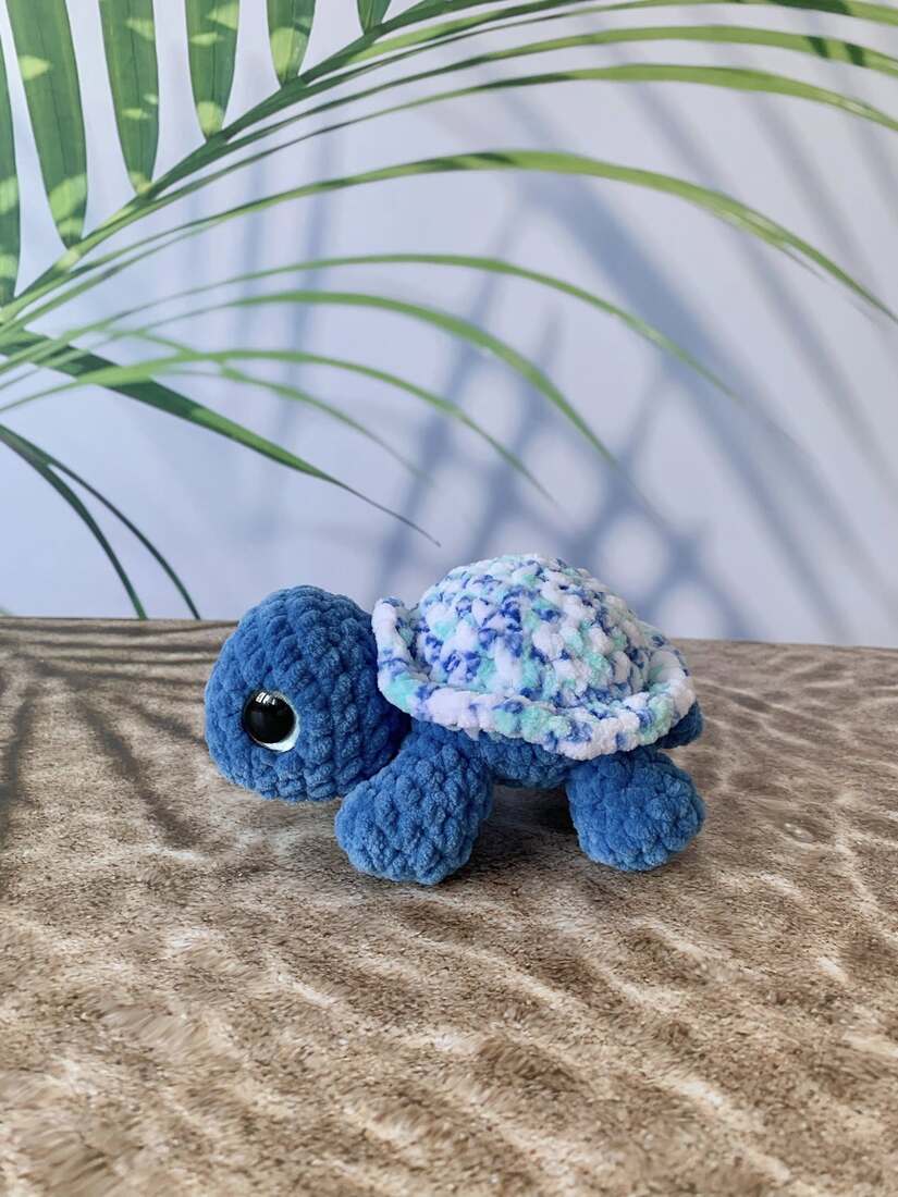 Peluche tortue terrestre Terry en crochet sur les Mailles Calines 