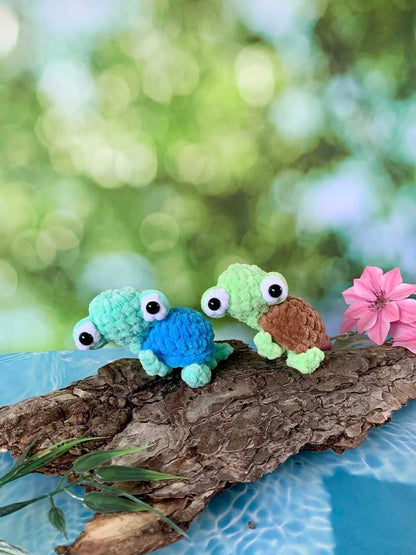 Peluche porte-clés tortue en crochet sur les Mailles Calines 